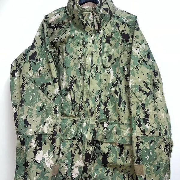 [BUNJANG] USN Navy-SEAL AOR2 3rd Gen GORE-TEX® Parka (Deadstock) / (데드스탁)미군 고어텍스 네이비-씰 AOR2 3세대 우드랜드 파카 M/S