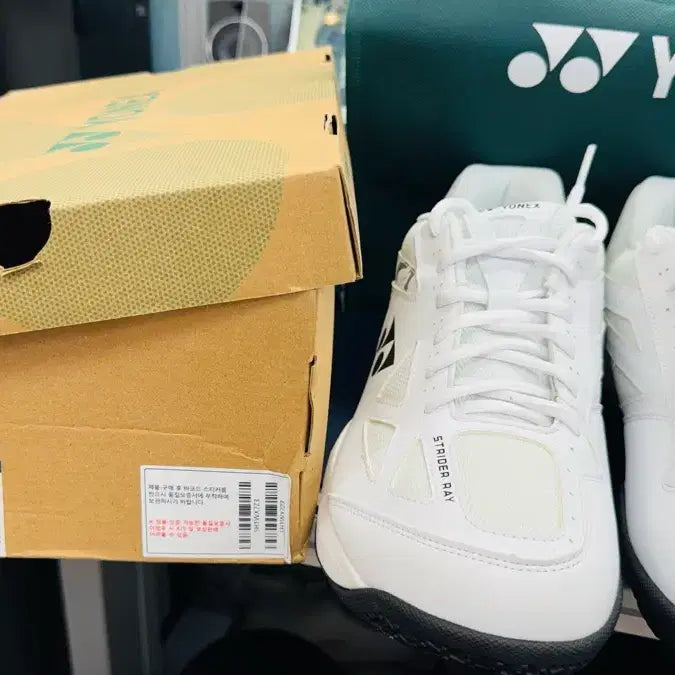 [BUNJANG] Yonex Strider Ray Badminton Shoes / [285] 요넥스 운동화 배드민턴화 탁구화 배구화 스트라이더 레이