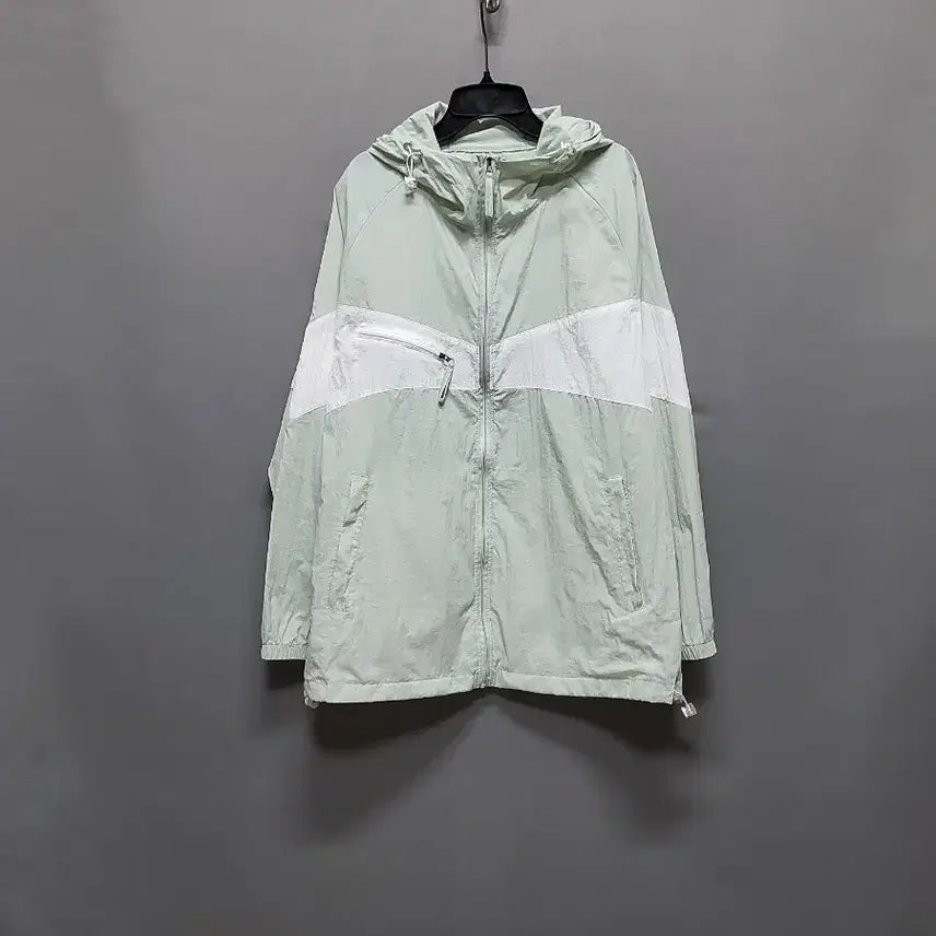 [BUNJANG] Mint and White Color Block Hooded Windbreaker Jacket / 민트/화이트 배색 후드 바람막이 점퍼