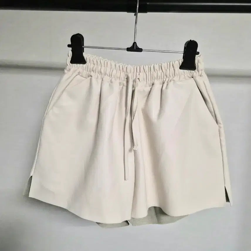 [BUNJANG] Ivory Leather Banding Shorts (Size 55) / 한번실착! 55)아이보리 레더 밴딩 반바지