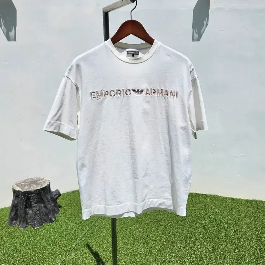 [BUNJANG] Emporio Armani Embroidered Logo Short Sleeve T-Shirt / 엠포리오 아르마니 자수 로고 반팔 티셔츠