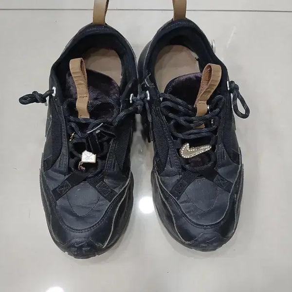 [BUNJANG] Nike Women's Used Shoes (240) FB1861-001 / 여자 중고 신발 나이키 240 FB1861-001 전체적으로낡고깔창없어요