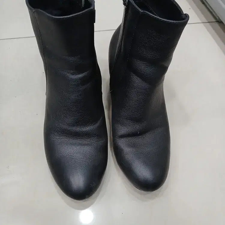 [BUNJANG] Women's Used High Heel Ankle Boots (240 Size) / 여자 중고 신발 240사이즈 뒤굽7cm  옆면지퍼 하이힐 앵글부츠 금색굽