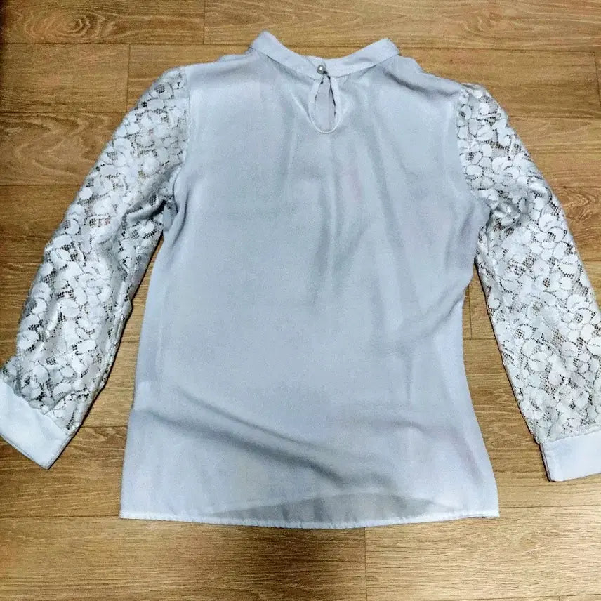 [BUNJANG] Muzak Lace Sleeve White Blouse / 무자크muzak 레이스 소매 화이트 블라우스