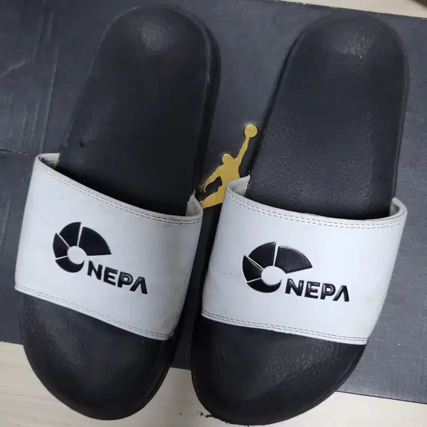 [BUNJANG] NEPA Black Slippers 240mm / 네파 블랙 슬리퍼 240mm 상태좋음