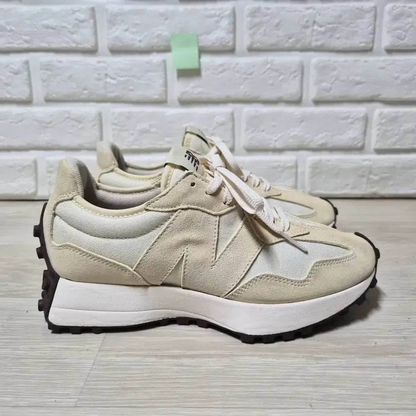 [BUNJANG] New Balance 327 Angora Sneakers (240mm) / 뉴발란스 327 앙고라 240mm