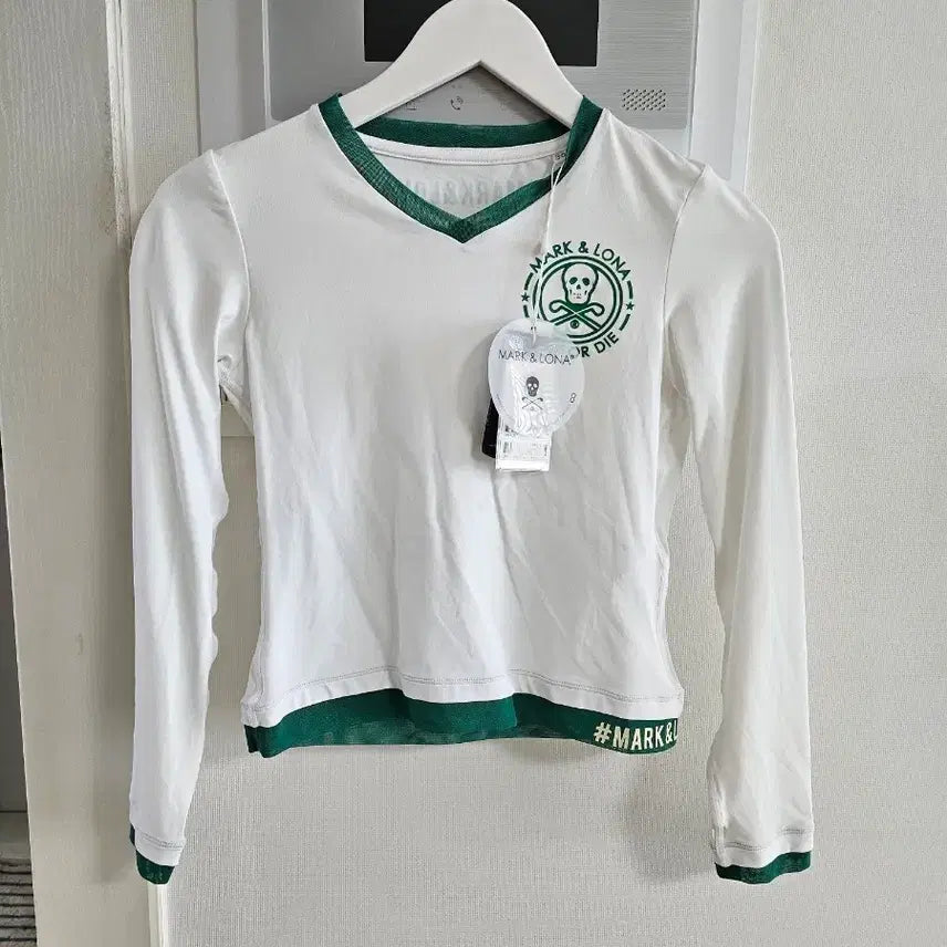 [BUNJANG] Mark &ロナ Women's Long Sleeve T-Shirt White Green / 마크앤로나 여성 긴팔 티셔츠 화이트 그린신상