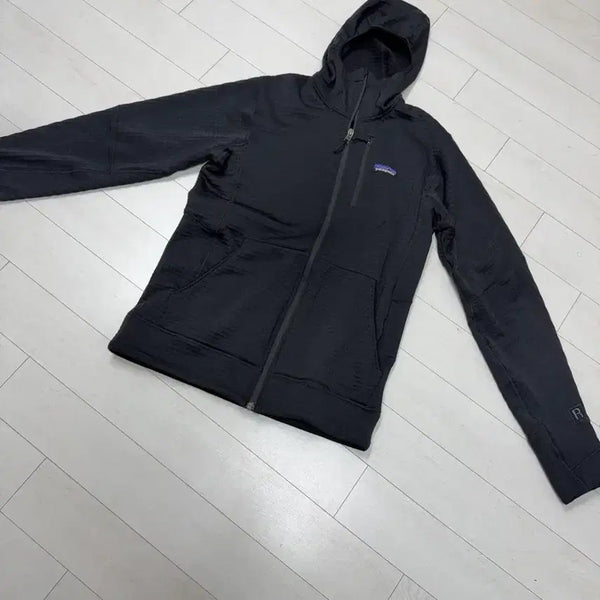 [BUNJANG] Patagonia R1 Full Zip Hoodie - Size S / 파타고니아 R1 풀집 후디 S 사이즈  상태 9.7/10  사진찍고 절대