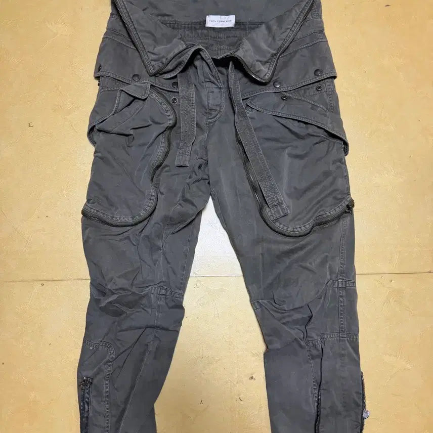 [BUNJANG] Face Connection Parachute Cargo Pants Khaki 32 / 페이스 커넥션 파라수트 카고 팬츠 바지 카키 32