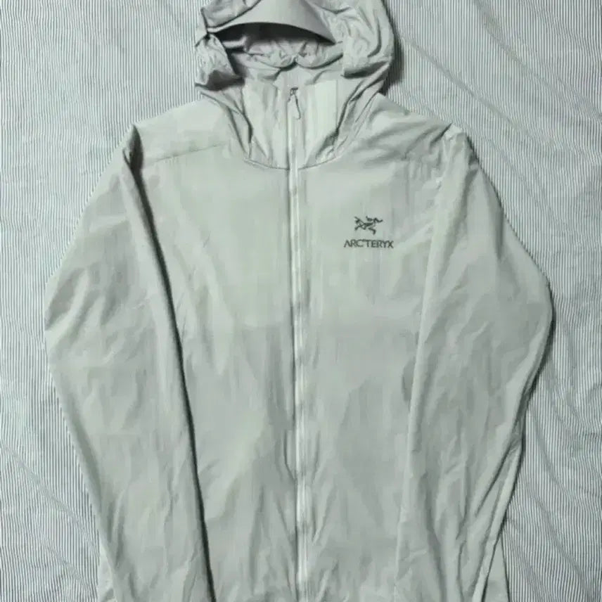 [BUNJANG] Arc'teryx Atom SL Hoodie Solitude Windbreaker / 아크테릭스 아톰 SL 후디 솔리튜드 바람막이