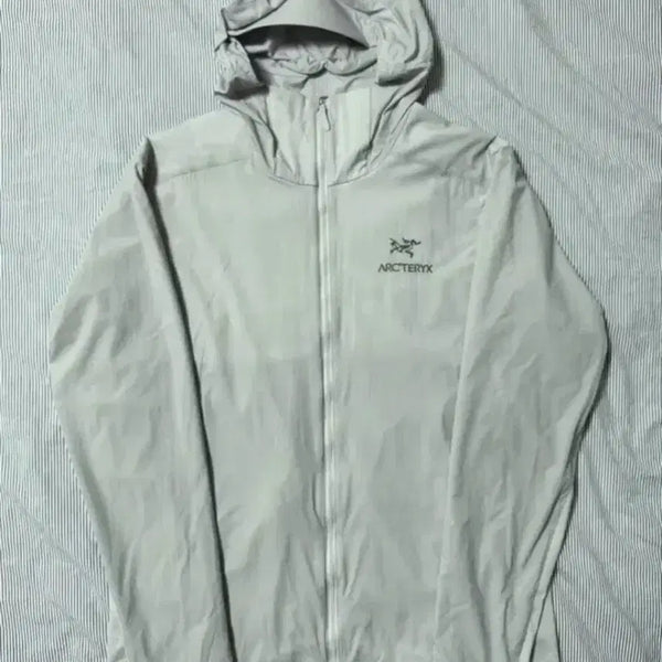 [BUNJANG] Arc'teryx Atom SL Hoodie Solitude Windbreaker / 아크테릭스 아톰 SL 후디 솔리튜드 바람막이