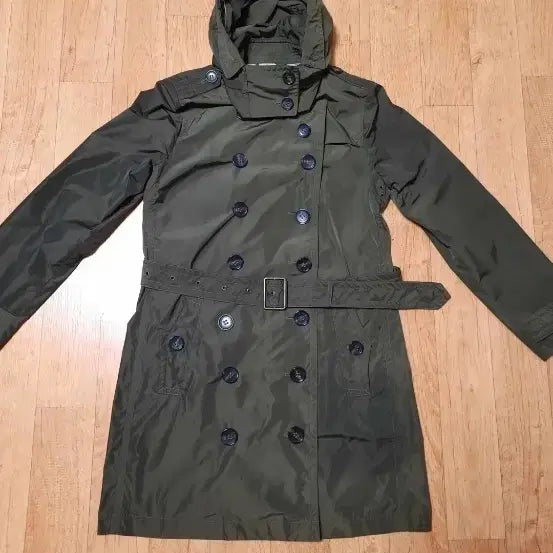 [BUNJANG] Burberry Brit Waterproof Hooded Trench Coat Khaki / 100%정품/새옷수준)버버리 브릿 후드 방수 트렌치코트,카키색,66~77