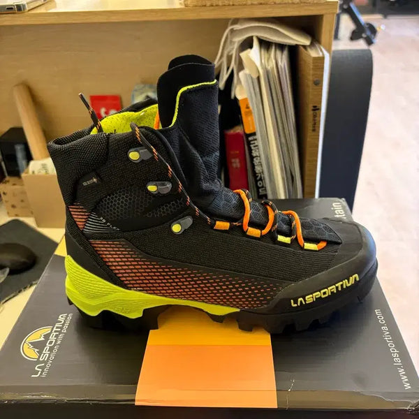[BUNJANG] La Sportiva Aequilibrium ST GTX Backpacking Boots Size 42 / 이탈리아 라스포르티바 알파인부츠 42(265~270) 백패킹/코프코어