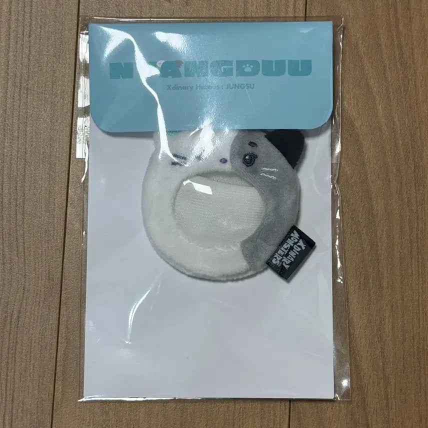 [BUNJANG] Xdinary Heroes Jungsu XMONS Badge Holder Cover / 엑스디너리히어로즈 엑디즈 엑몬즈 뱃지 홀더 커버 정수 냥듀