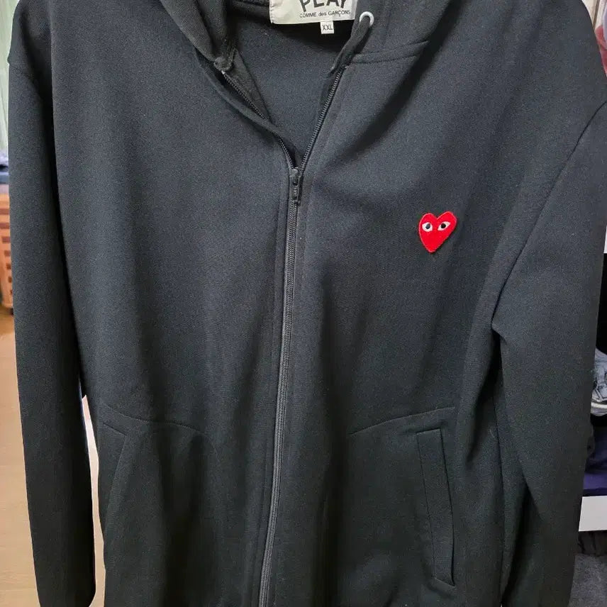 [BUNJANG] Comme des Garçons PLAY Red Emblem Full-Zip Hoodie (XXL) / [흡연X] 꼼데가르송 레드와펜 PLAY 블랙집업후드
