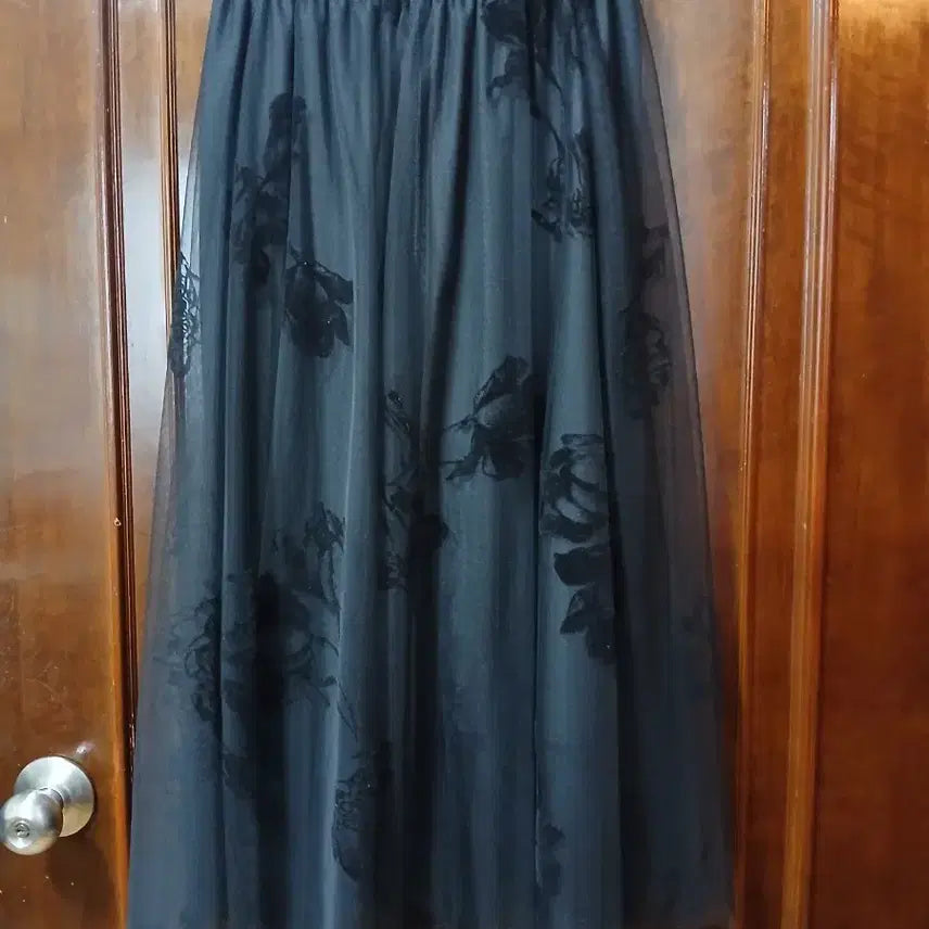 [BUNJANG] Black Tulip Floral Chiffon Long Skirt / 검정색 꽃무늬(튤립)쉬폰 스커트