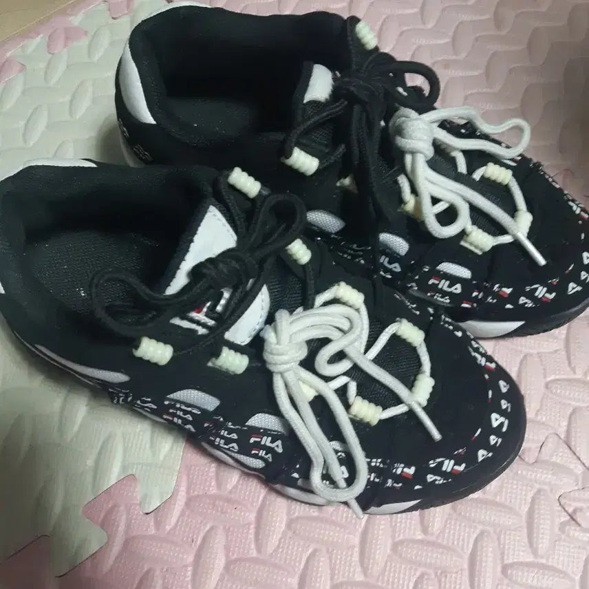 [BUNJANG] Fila Black Logo Sneakers / 휠라 블랙 로고 운동화 스니커즈