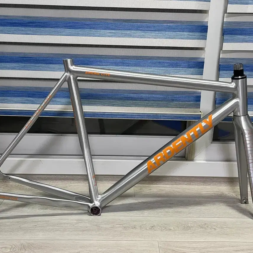[BUNJANG] Pixie Frame Ardently M Size Bicycle Frame / 픽시 프레임 아르덴틀리 판매