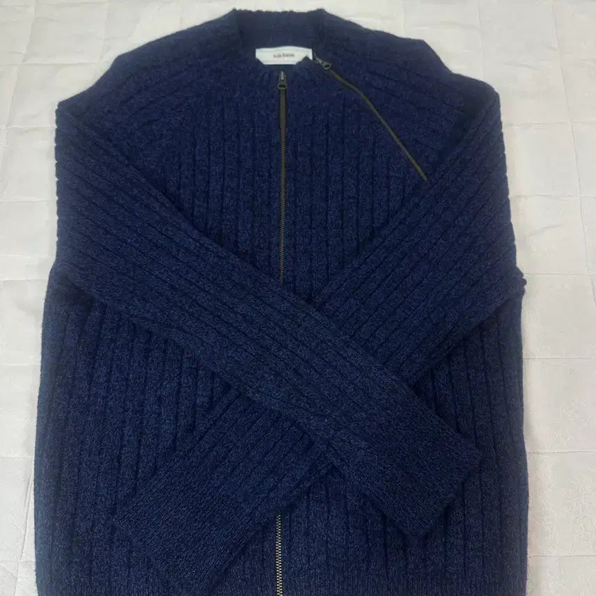 [BUNJANG] WAVYNESS Diagonal Full Zip-Up Knit Midnight Blue / 웨이비니스 다이에그널 풀집업 니트 미드나잇블루3사이즈
