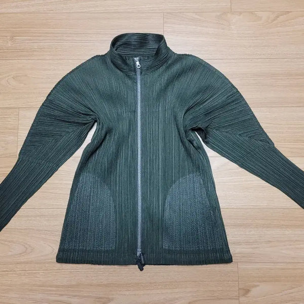 [BUNJANG] Issey Miyake Pleats Please Zip-Up Jacket Cardigan Top / 이세이미야케 플리츠플리즈 재킷 고급스러운 집업 자켓 가디건 탑