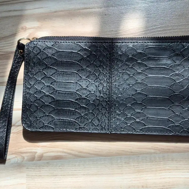 [BUNJANG] Tandy Black Snakeskin Pattern Long Wallet / 블랙 뱀피 패턴 탠디장지갑
