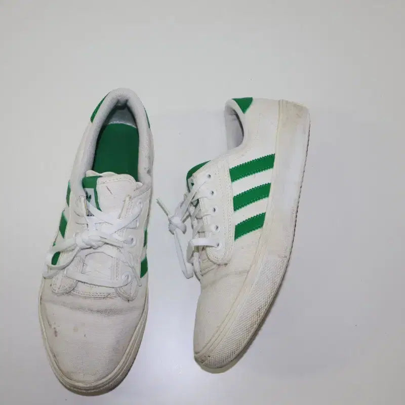 [BUNJANG] Adidas Sneakers White/Green Size 260 / 아디다스 단화 화이트/그린 260