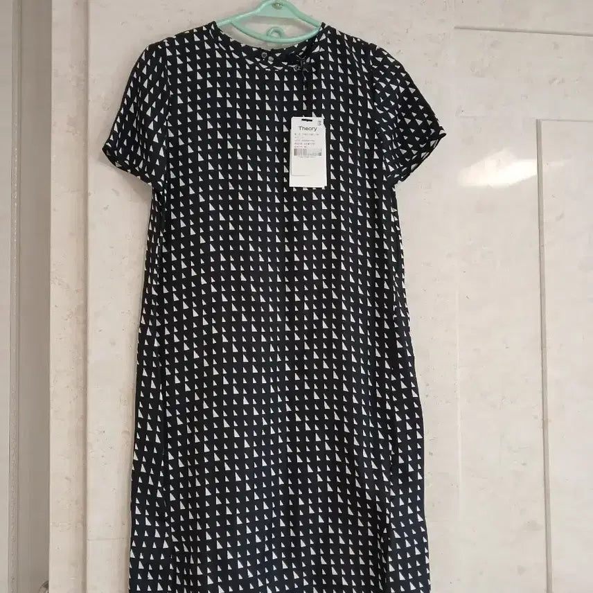 [BUNJANG] Theory Black Triangle Pattern Silk Dress / Theory 띠어리 블랙 삼각 패턴 실크 원피스