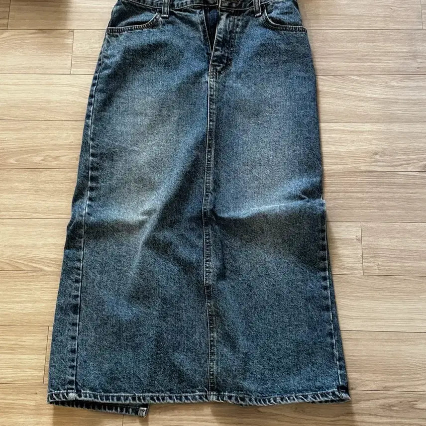 [BUNJANG] Black Up Denim Back Slit Long Skirt / 블랙업 데님 뒷트임 롱 스커트 S