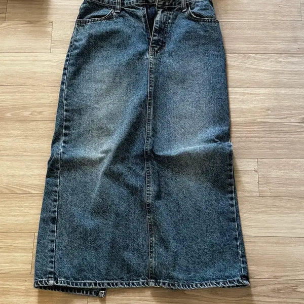 [BUNJANG] Black Up Denim Back Slit Long Skirt / 블랙업 데님 뒷트임 롱 스커트 S