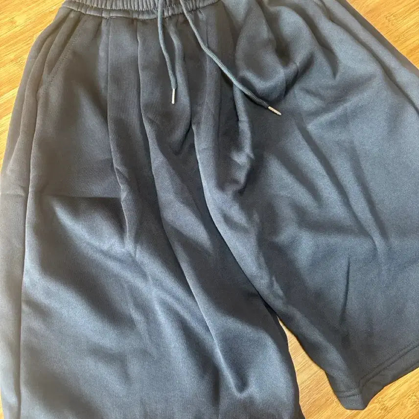 [BUNJANG] Bermuda Shorts (New) / 버뮤다 팬츠 (새상품)