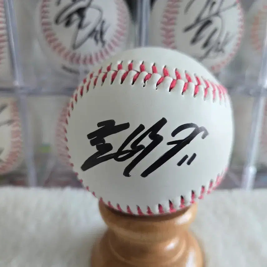 [BUNJANG] LG Twins Ham Deok-ju Signed Baseball / 엘지트윈스   함덕주 선수님  싸인볼