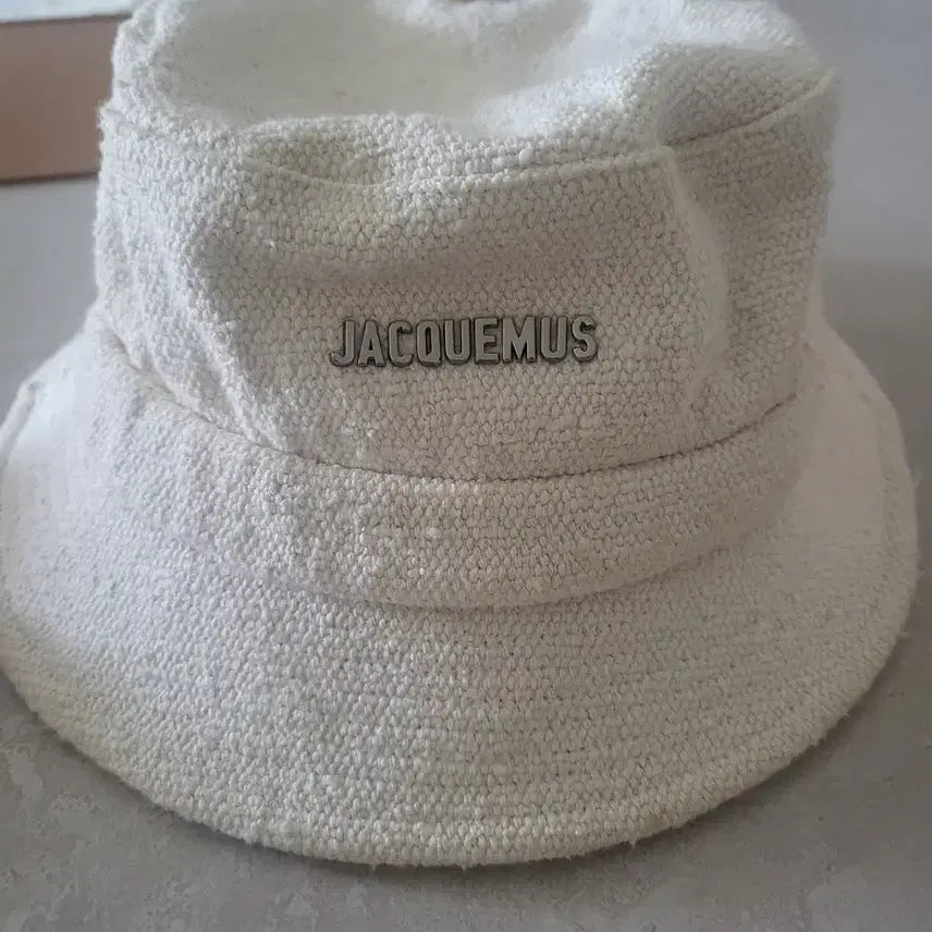 [BUNJANG] Jacquemus Ivory Bucket Hat / 쟈크뮈스 아이보리 버킷햇