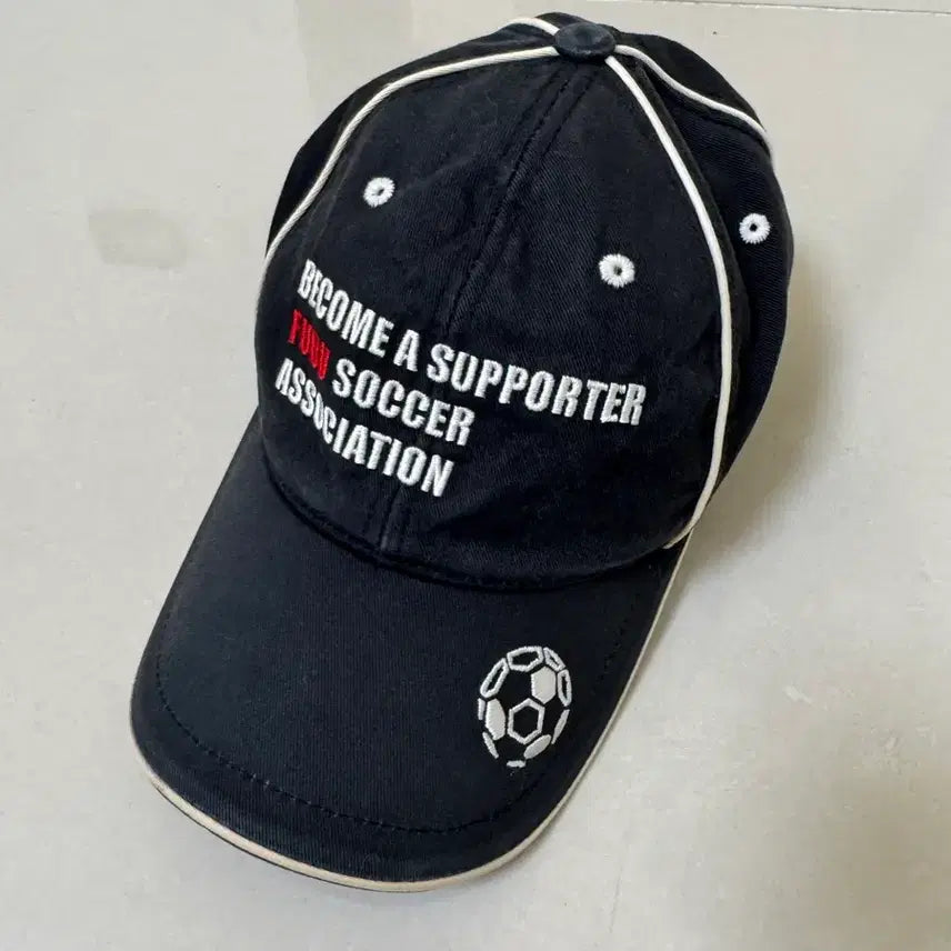 [BUNJANG] Black Stitch Detail Baseball Cap / 축구 볼캡 모자