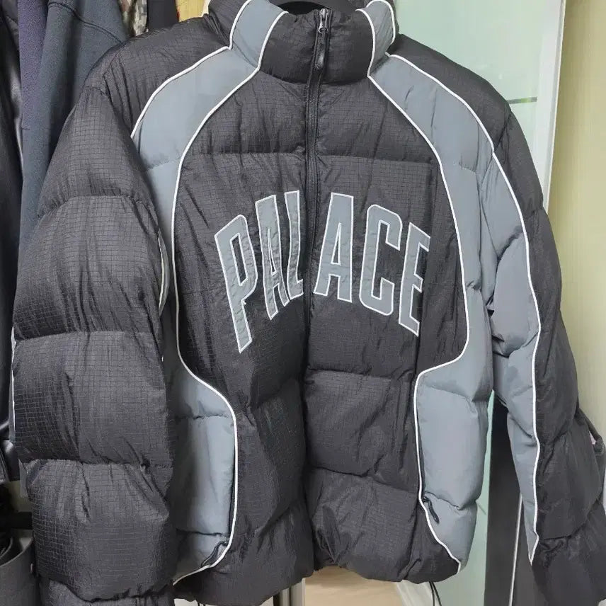 [BUNJANG] Palace Puffer Padded Jacket Grey XL / 팔라스 푸퍼 패딩 그레이 xl