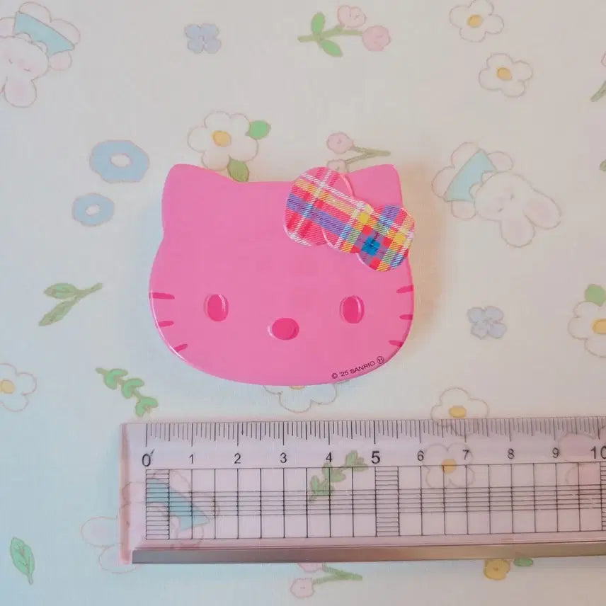 [BUNJANG] Sanrio Hello Kitty Gingham Check Pink Can Badge (Japan Authentic) / 일본정품)산리오 헬로키티 깅엄체크 핑크 캔뱃지