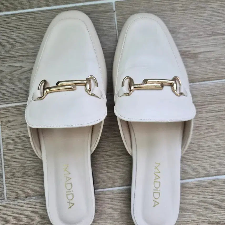 [BUNJANG] Generic Women's Slippers (235) / 여성뮬 슬리퍼 (235)