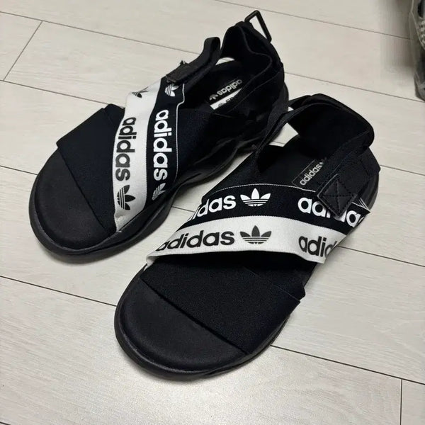 [BUNJANG] Adidas Black Sandals (Size 235) / 아디다스 블랙 샌들 235사이즈