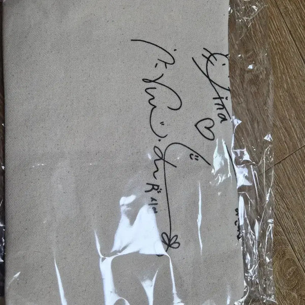 [BUNJANG] QWER Good Neighbors Eco-bag & Handwritten Booklet Set / qwer 1집 굿네이버스 에코백 및 손글씨 책자