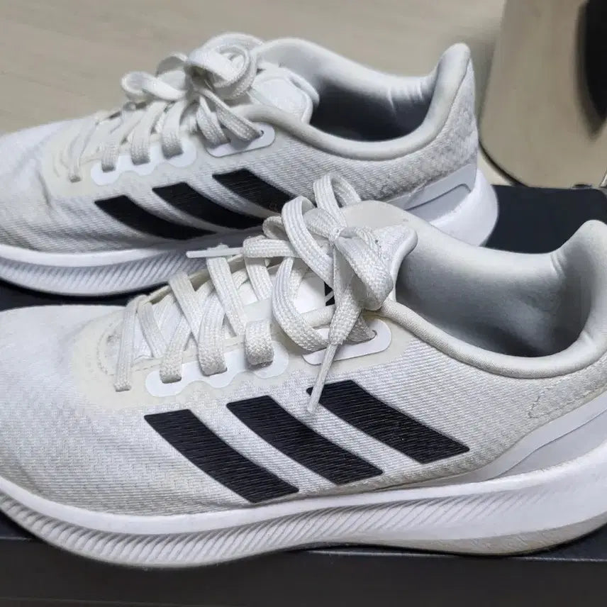 [BUNJANG] Adidas Running Shoes White 240mm / 아디다스 런닝화 240mm 상태좋음