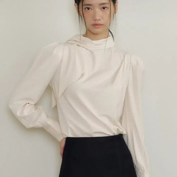 [BUNJANG] Lucirju Cream Beige Blouse / 루시르주 블라우스 크림베이지 (배우 금새록 착용 블라우스)