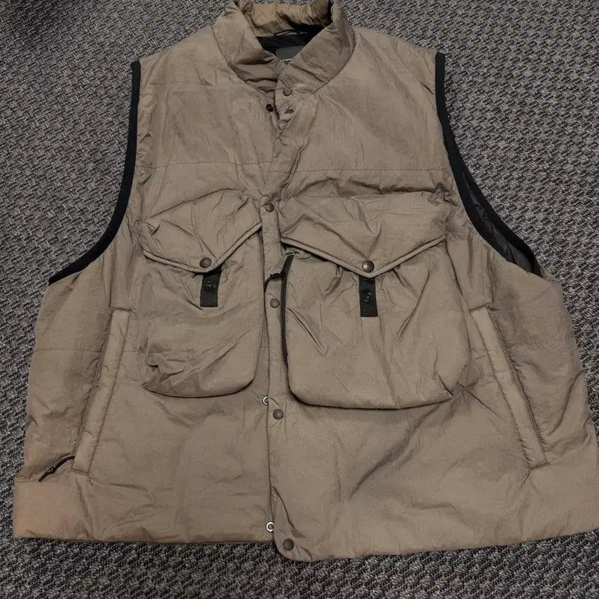 [BUNJANG] Moif Charcoal Padded Vest Size 2 / 모이프 차콜 패딩 베스트 2사이즈