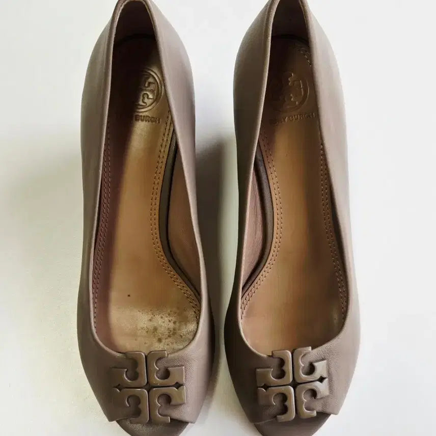 [BUNJANG] Tory Burch Beige Leather Wedge Heels (US 8.5 / 250mm) / 토리버치 베이지 웨지힐 8 1/2 (250mm)