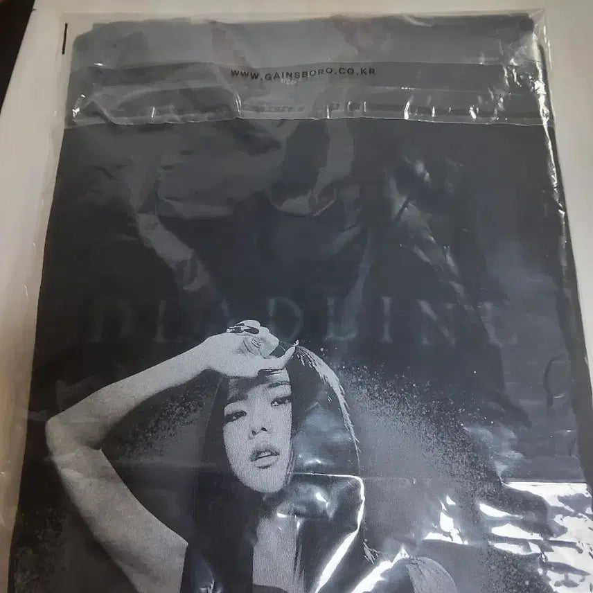 [BUNJANG] BLACKPINK Jennie You and Me Printing T-shirt / 블랙핑크 제니 프린팅 티셔츠 입니다