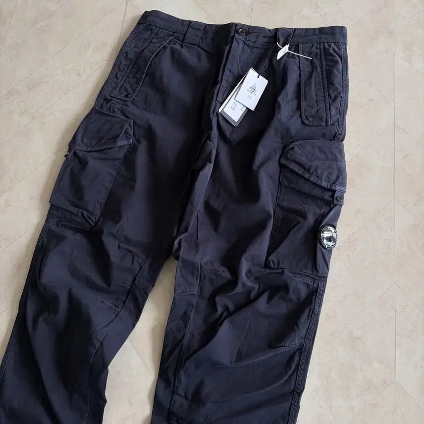 [BUNJANG] CP Company Stretch Lense Logo Pants Navy / [새상품]CP컴퍼니 씨피컴퍼니 스트레치 루즈핏 렌즈 로고 팬츠 네이비