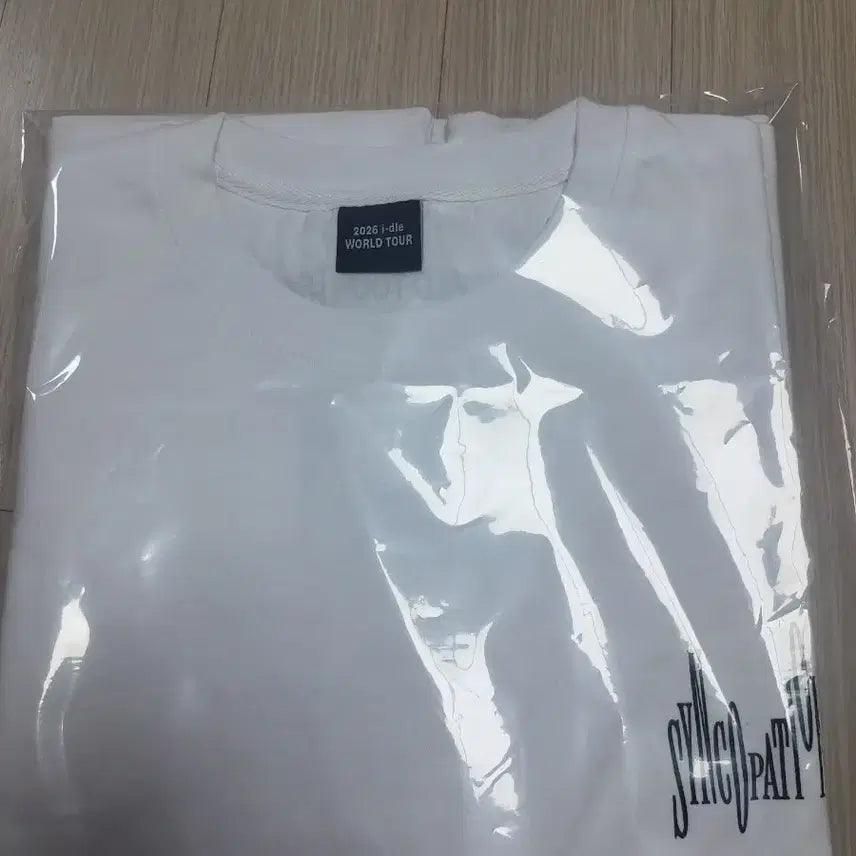 [BUNJANG]  (G)I-DLE 2026 WORLD TOUR T-Shirt / 2026 i-dle WORLD TOUR 티셔츠 판매합니다