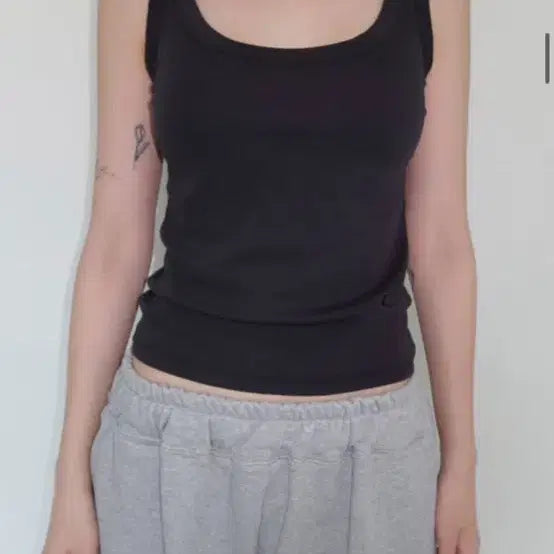[BUNJANG] YUE PROJECT AIR TWOWAY SLEEVELESS / yue project AIR TWOWAY SLEEVELESS 나시