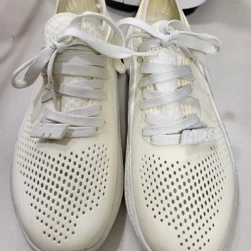 [BUNJANG] Crocs Literide 360 Pacer Almost White Women's US W9 / 크록스 라이트라이드 360 페이서 올모스트 화이트 W9