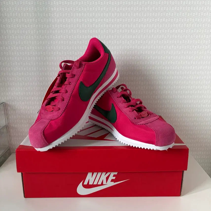 [BUNJANG] Nike Running Shoes Pink Green Logo / 나이키 운동화 230-235