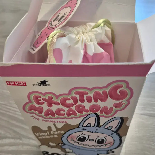[BUNJANG] 라부부 마카롱 리치 베리(파우치 포함) 팝니다. / 라부부 마카롱 리치 베리(파우치 포함) 새상품 팝니다.