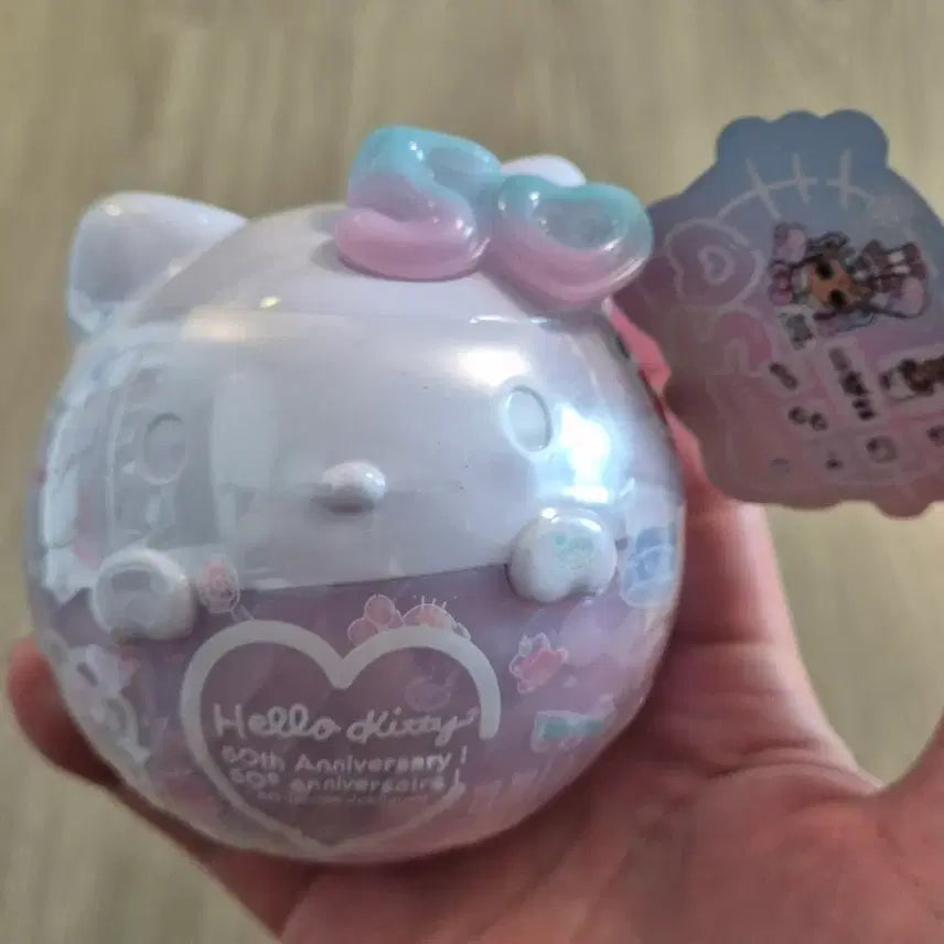 [BUNJANG] Sanrio Hello Kitty x L.O.L. Surprise! 50th Anniversary Limited Edition Doll / 헬로키티 50주년 lol 롤서프라이즈 콜라보 한정 인형 미개봉 팝니다.